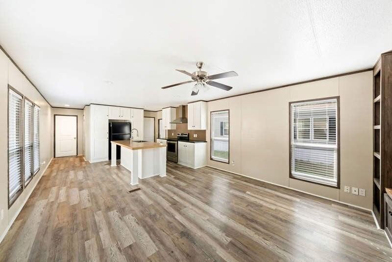 212 Peggy St - Photo 2 of 12