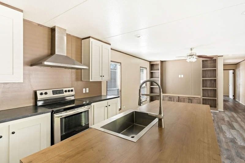 212 Peggy St - Photo 3 of 12