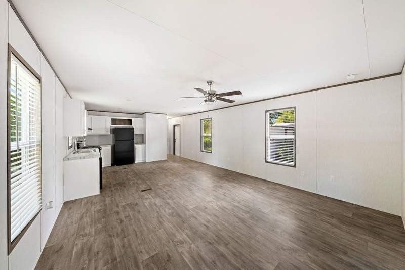227 Fryer St - Photo 2 of 10