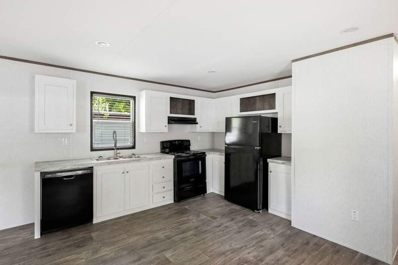 227 Fryer St - Photo 3 of 10
