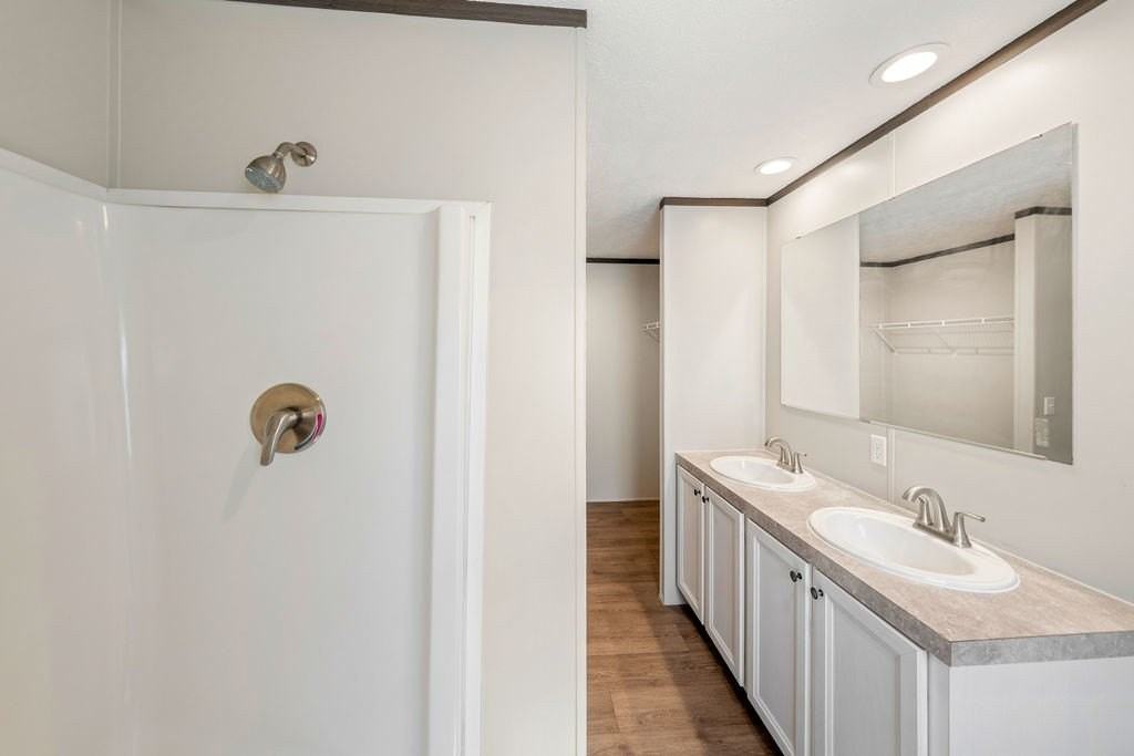 114 Linda St - Photo 7 of 17