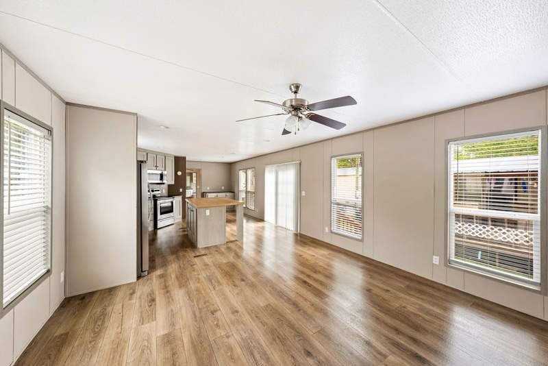 122 Linda St - Photo 2 of 12