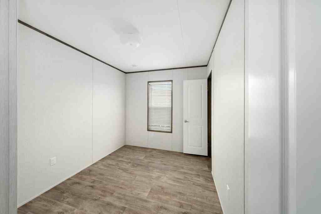 112 E Semands St - Photo 7 of 10