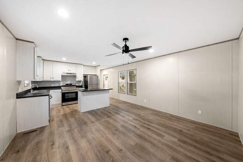 109 Lillian St - Photo 2 of 11