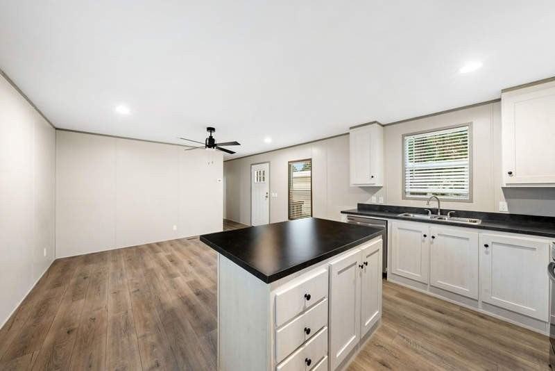 109 Lillian St - Photo 3 of 11