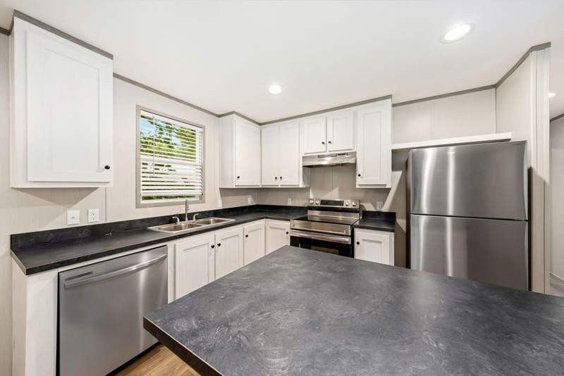 109 Lillian St - Photo 4 of 11