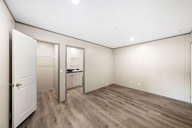 109 Lillian St - Photo 6 of 11