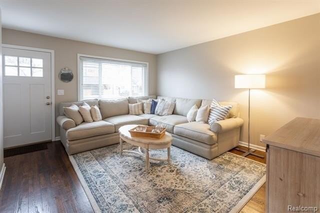 1170 Cole St - Photo 2 of 19