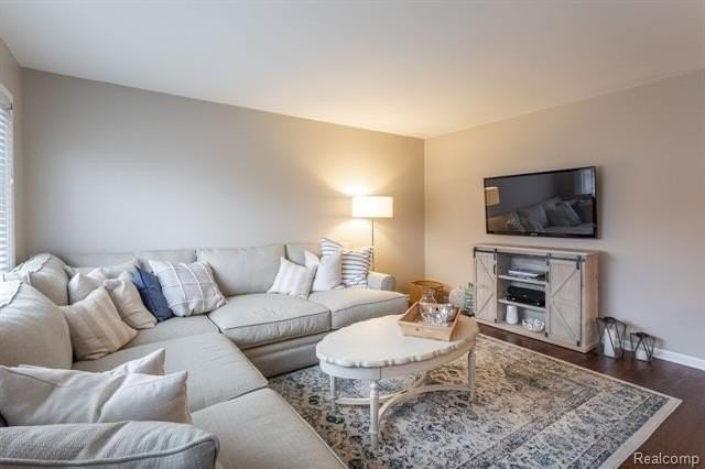 1170 Cole St - Photo 4 of 19