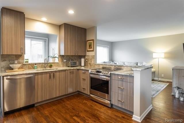 1170 Cole St - Photo 5 of 19