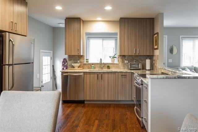 1170 Cole St - Photo 7 of 19