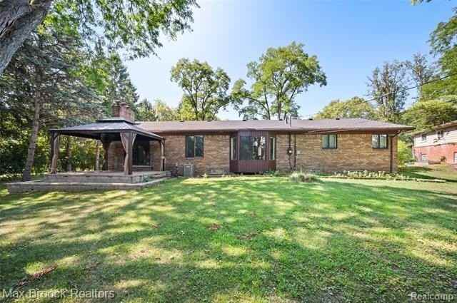 31034 Berryhill St - Photo 2 of 23