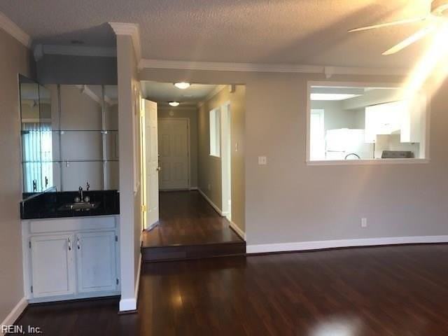 3956 Seeman Rd - Photo 5 of 11