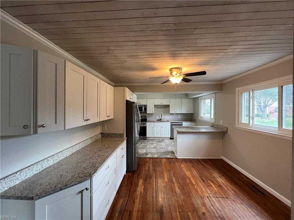520 Aragona Blvd - Photo 5 of 32