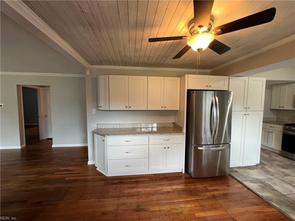 520 Aragona Blvd - Photo 7 of 32