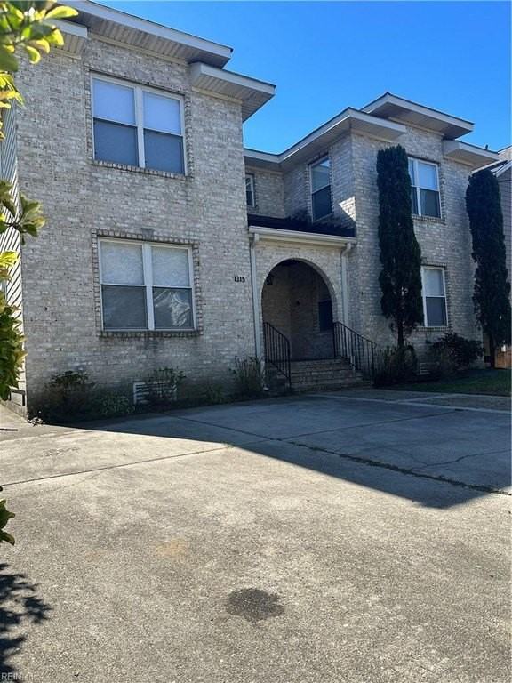 1315 Bolling Ave - Photo 4 of 47
