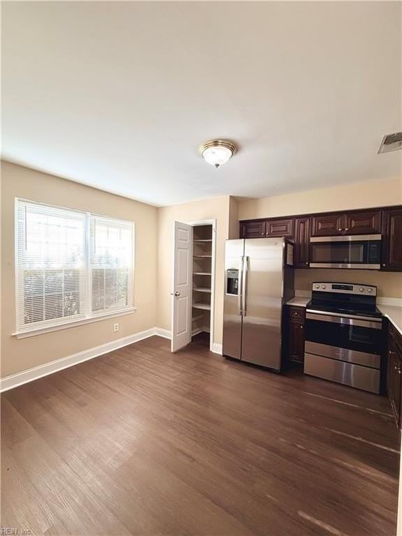312 Seeman Ct - Photo 5 of 24