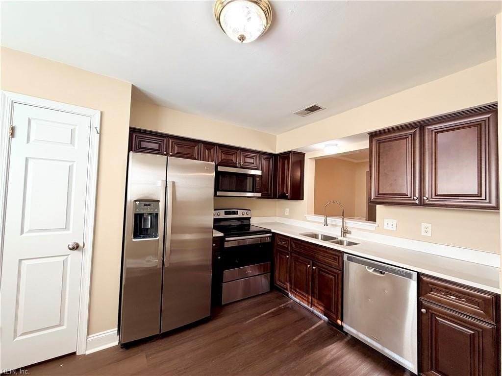 312 Seeman Ct - Photo 6 of 24