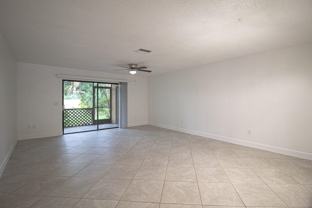 1303 Lakeview Dr E - Photo 1 of 1