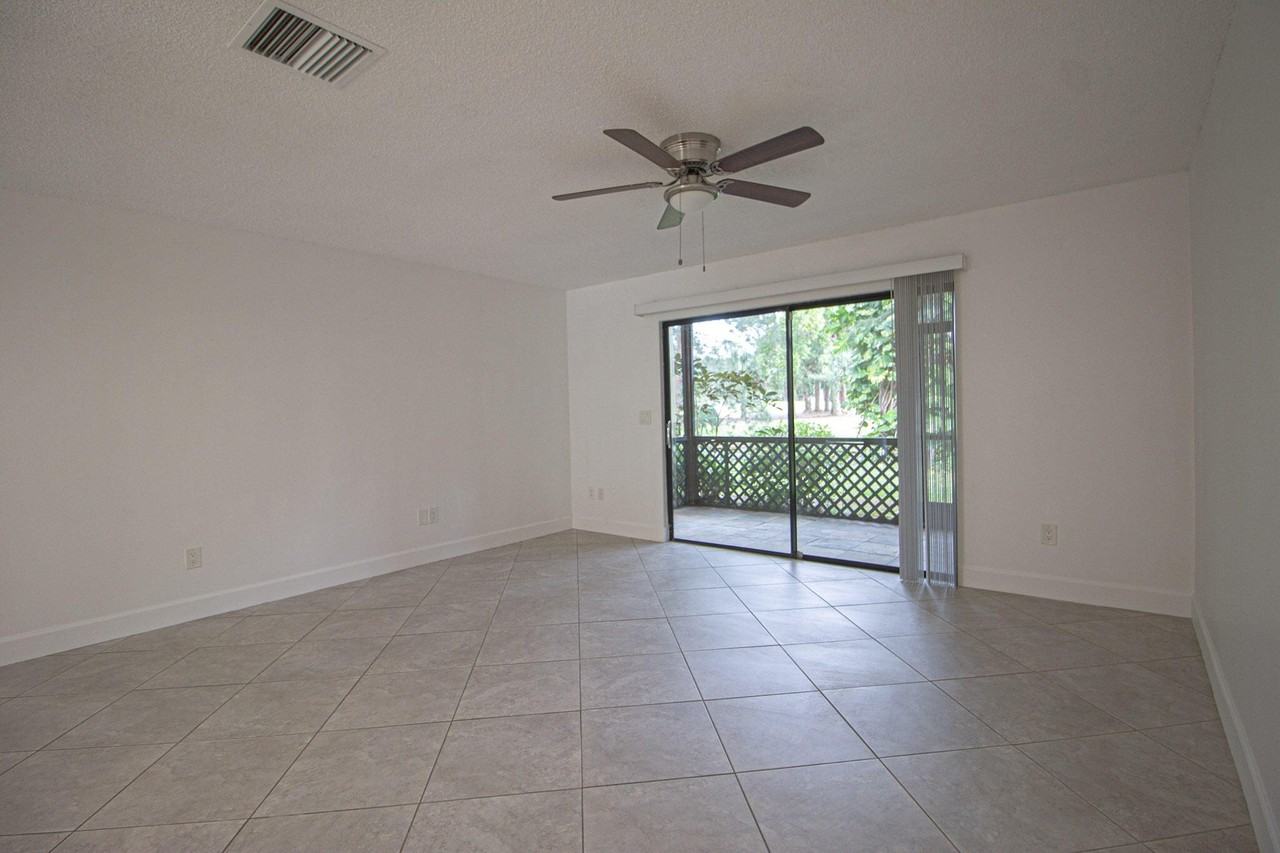 1303 Lakeview Dr E - Photo 6 of 20