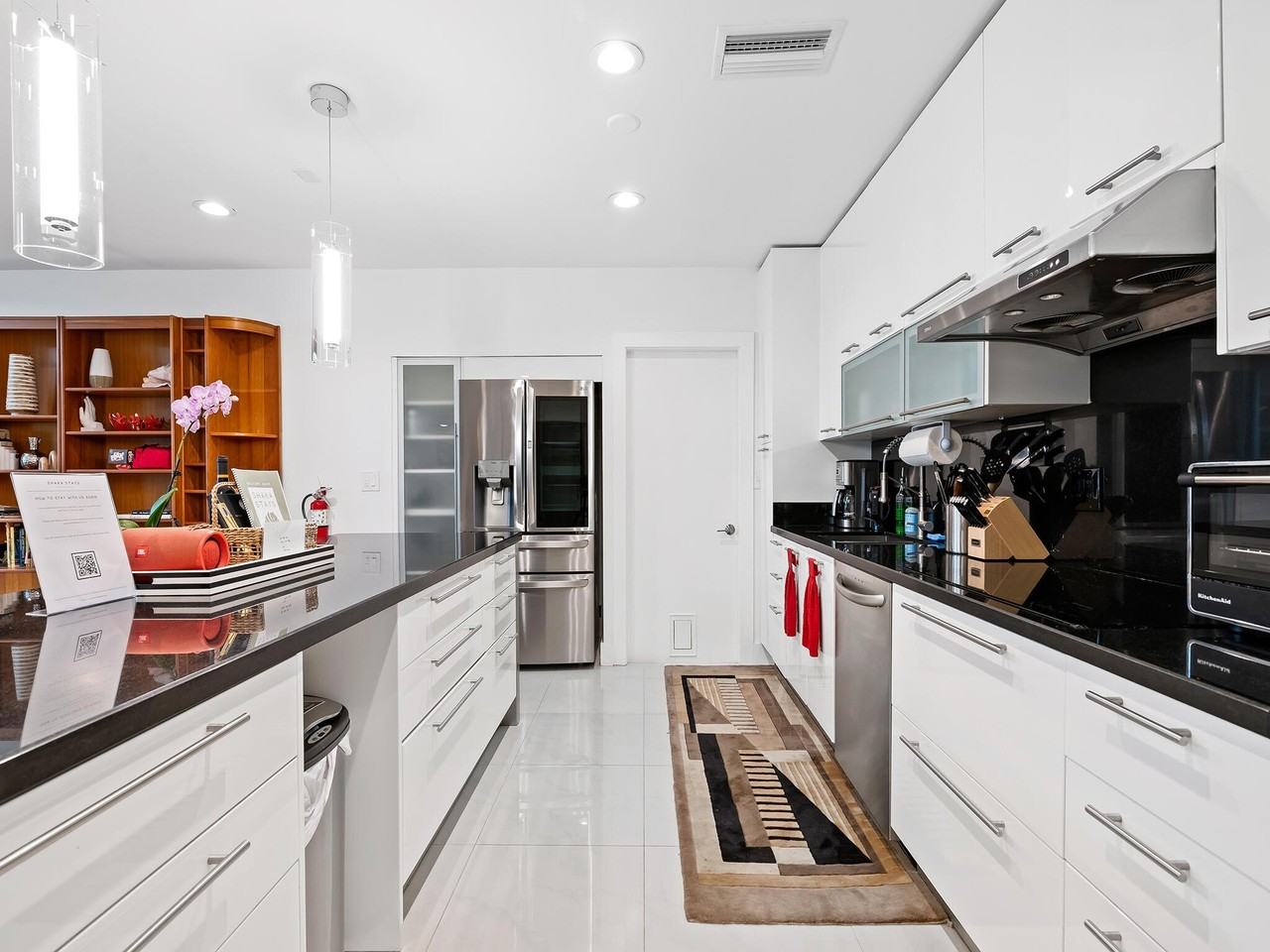 1612 Se 13th St - Photo 5 of 39
