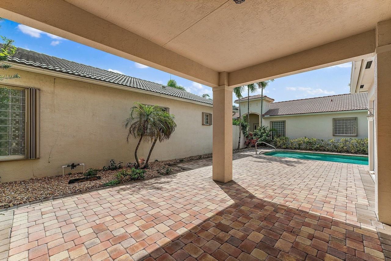 156 Isle Verde Way - Photo 7 of 49