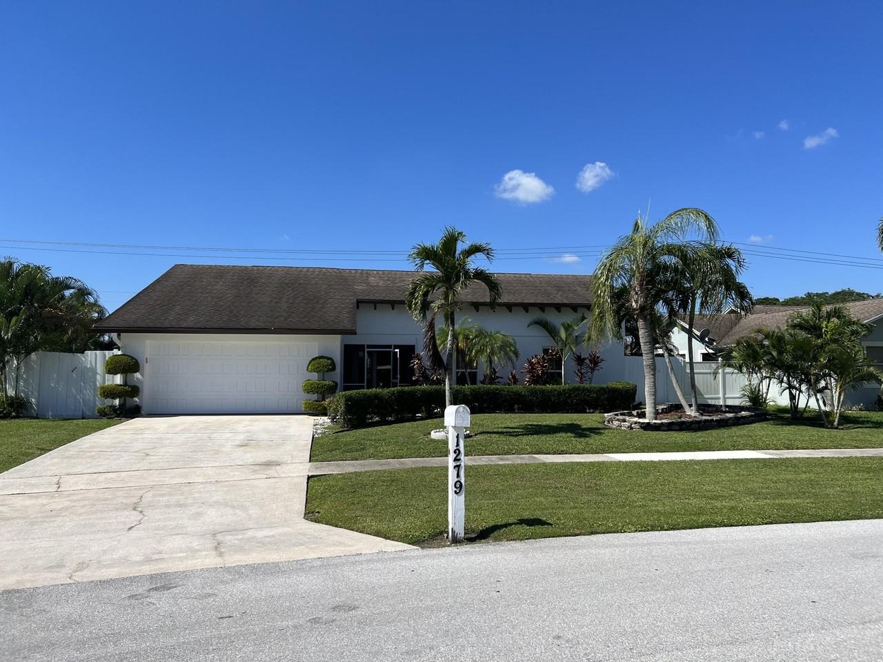 1279 Kinglet Ter - Photo 5 of 48