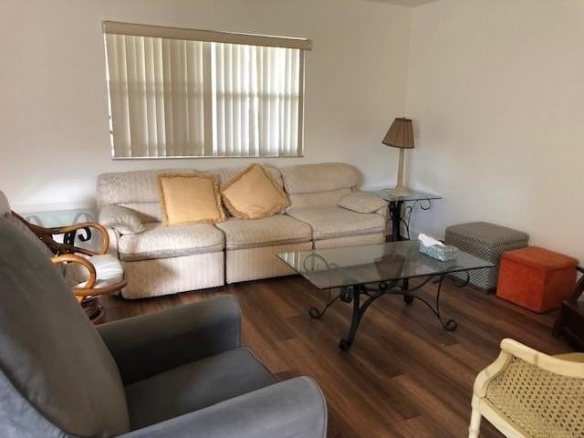 194 Monaco Way - Photo 4 of 20