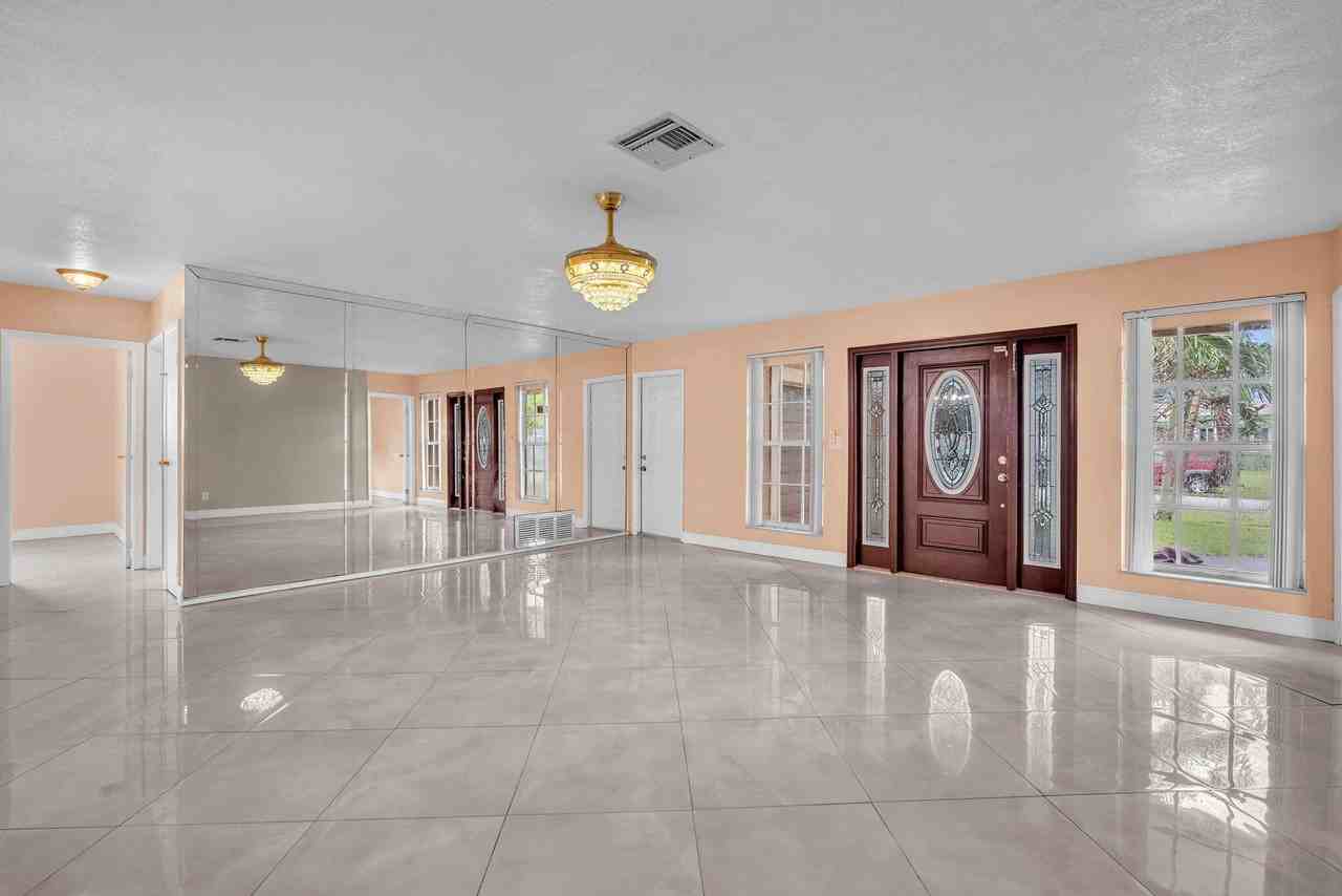 7399 Nw 20th Ct - Photo 3 of 29