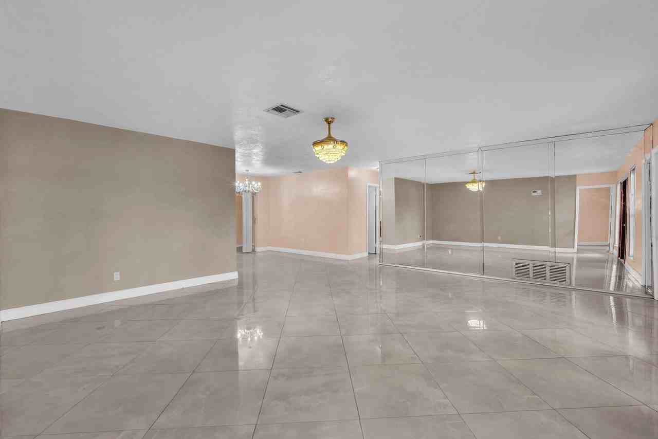 7399 Nw 20th Ct - Photo 6 of 29