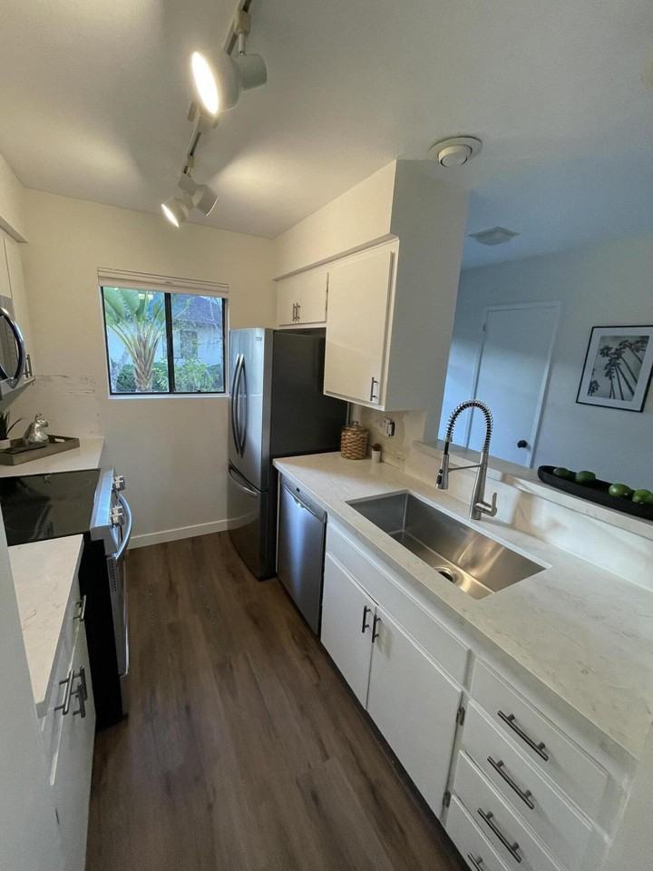 952 Miramonte Dr #2 - Photo 3 of 8