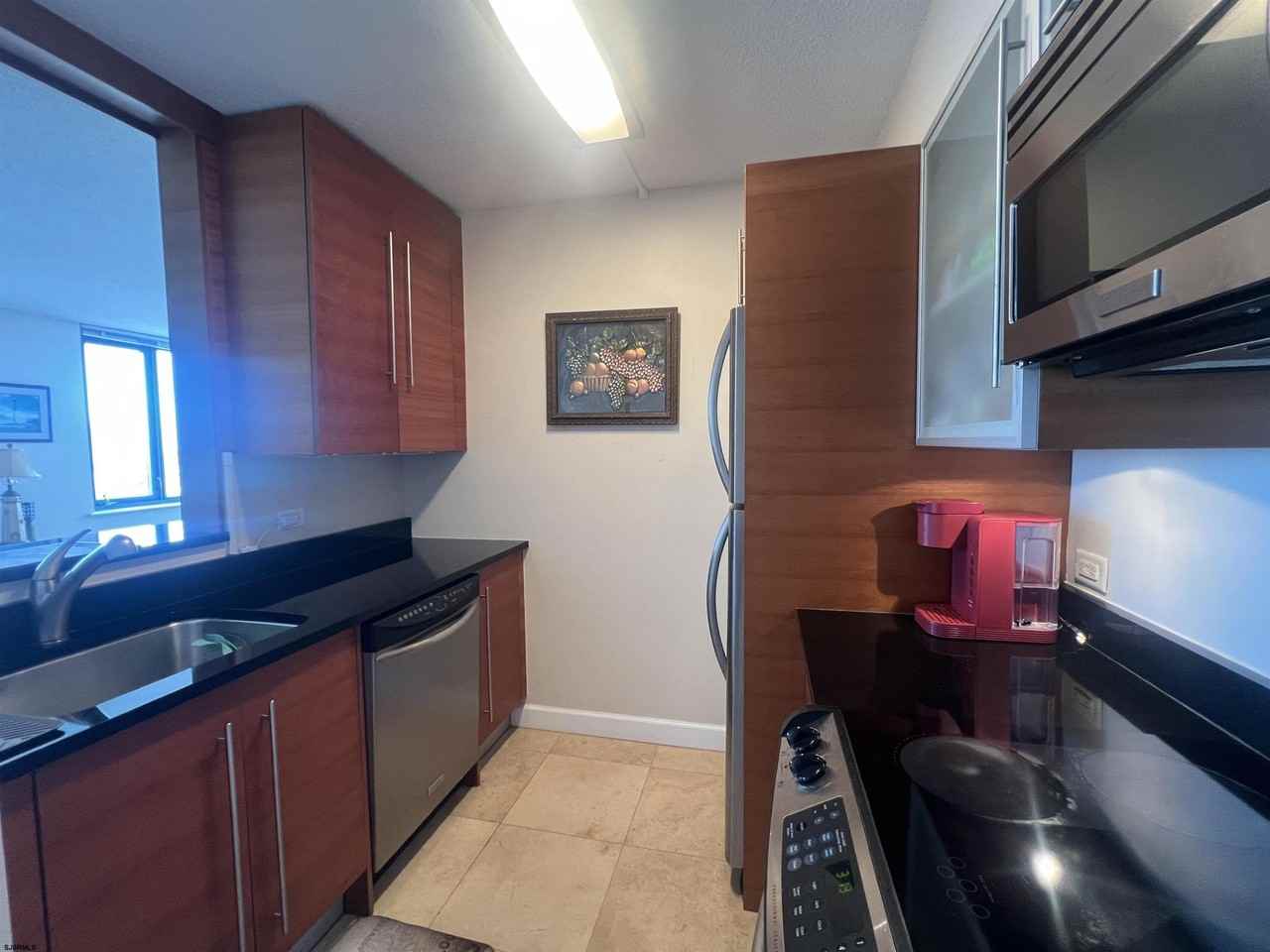 526 Pacific Ave #1801 - Photo 4 of 21