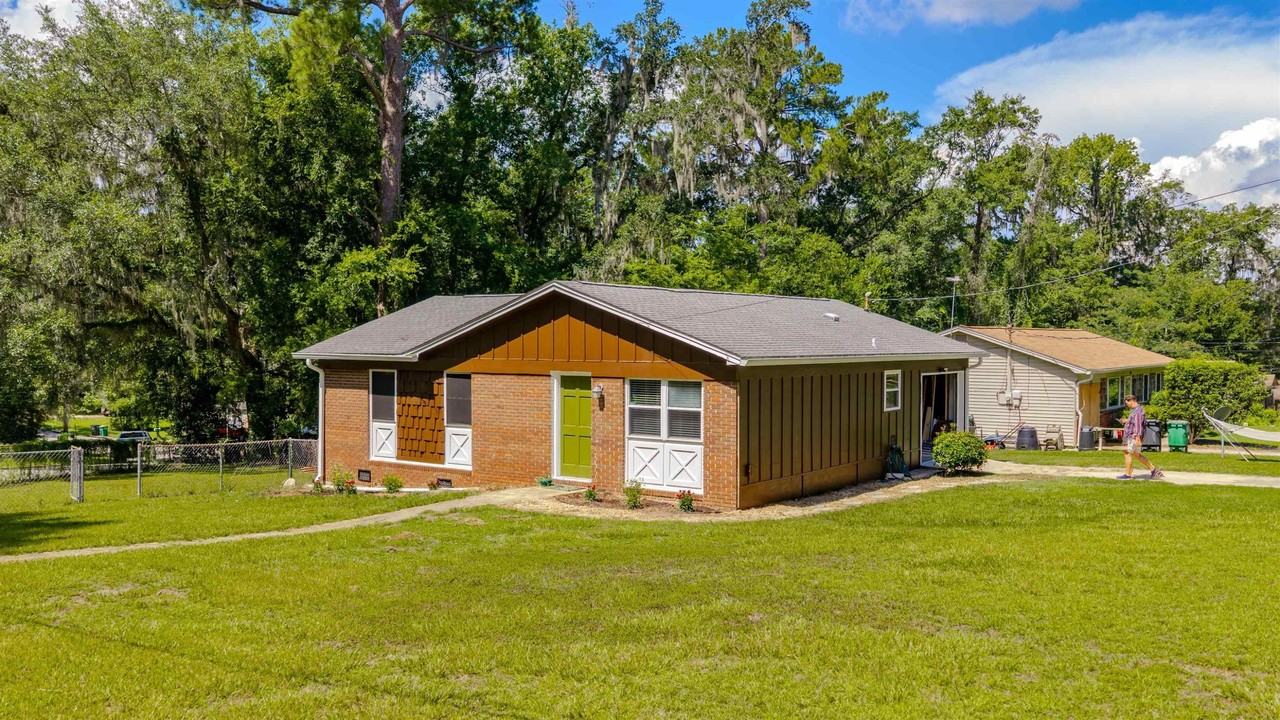 4130 Wiggington Rd - Photo 3 of 42