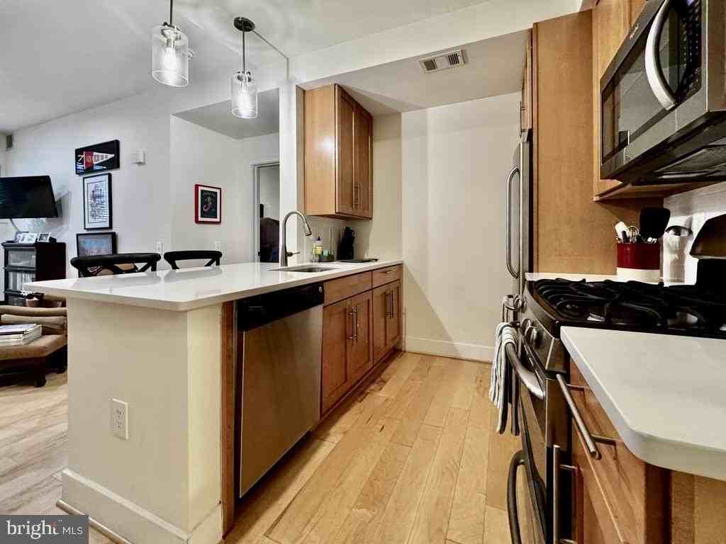 1425 11th St Nw #102 - Photo 7 of 20