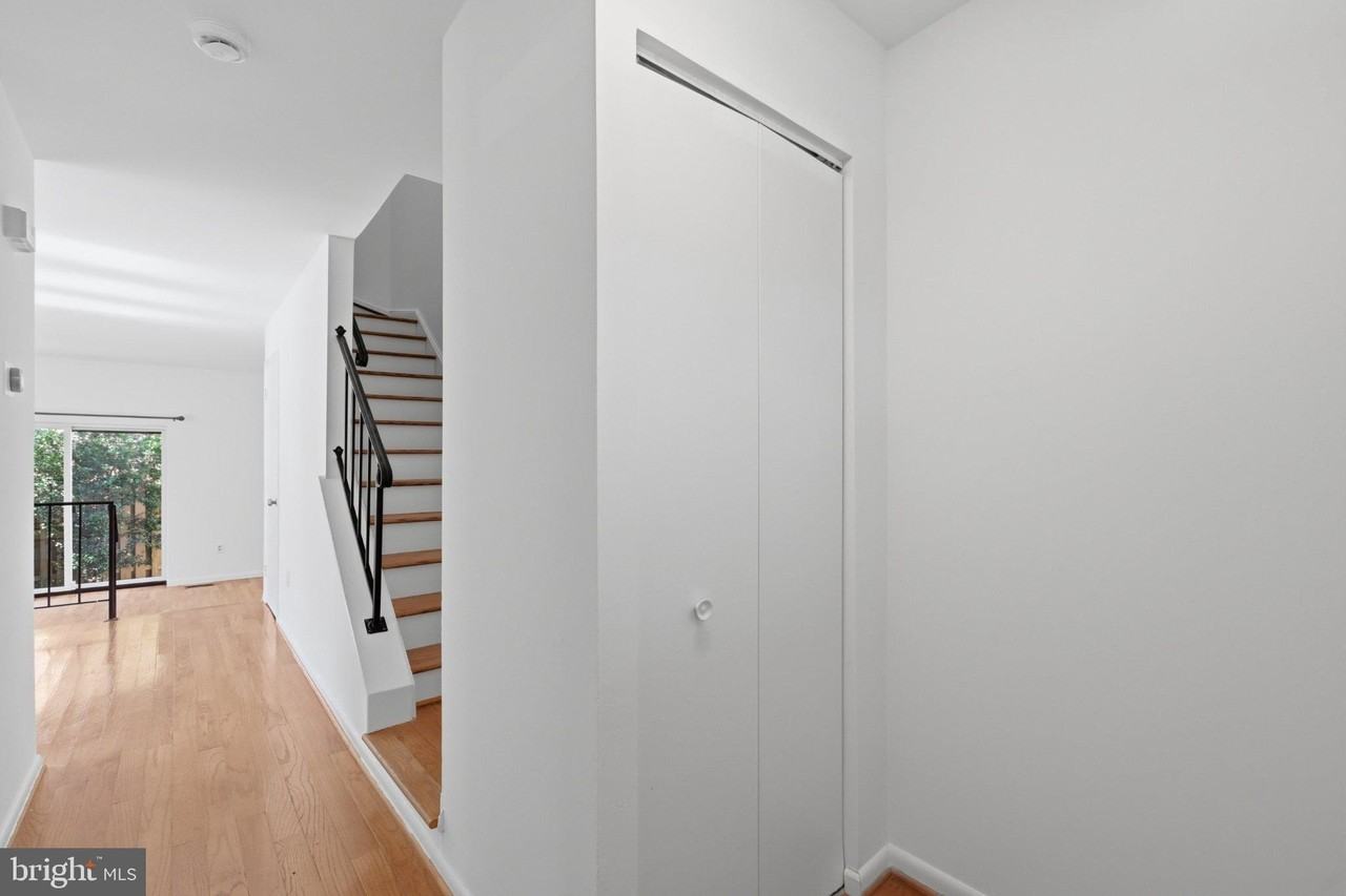 521 Brummel Ct Nw #521 - Photo 5 of 32