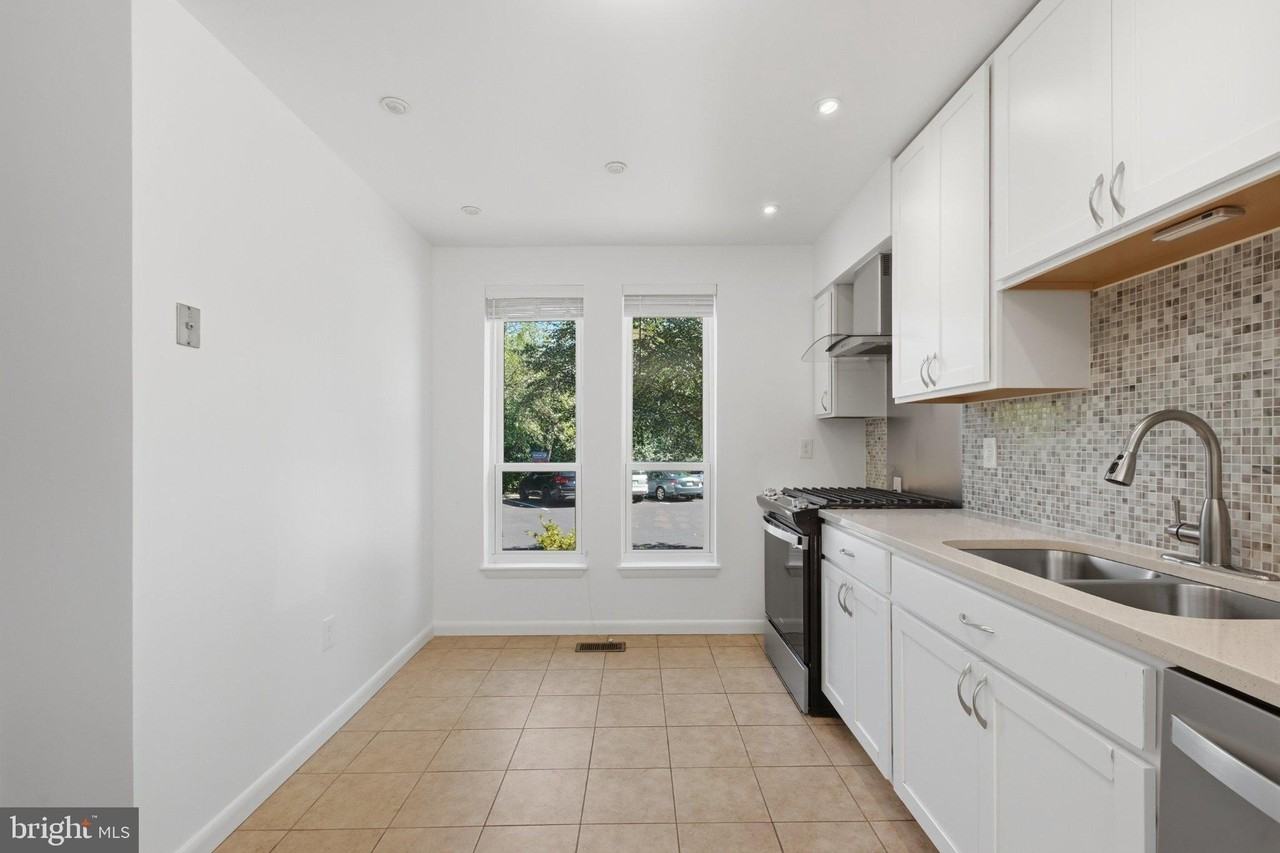521 Brummel Ct Nw #521 - Photo 7 of 32