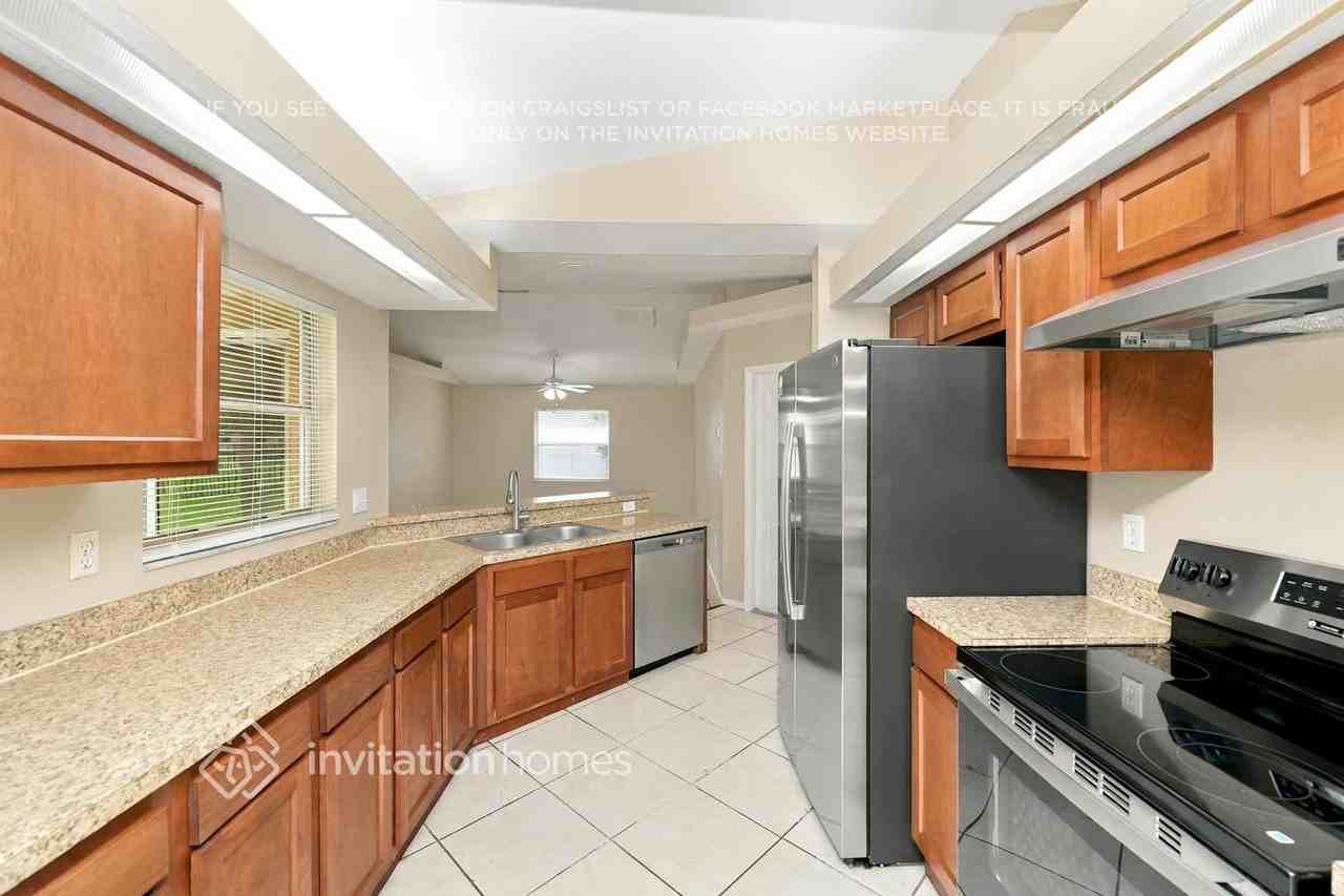 6509 67th St E - Photo 5 of 17