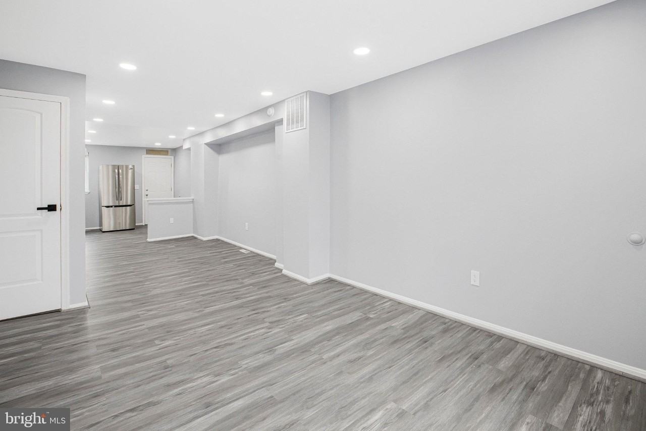 1145 W Cross St - Photo 7 of 24