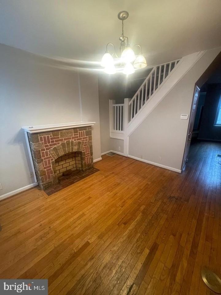 231 S Calhoun St - Photo 6 of 8