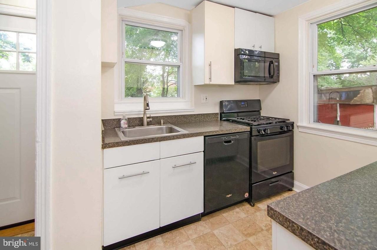 11706 Georgia Ave - Photo 6 of 31