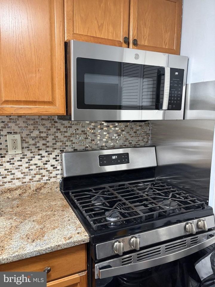 2801 Iverson St #123 - Photo 4 of 7