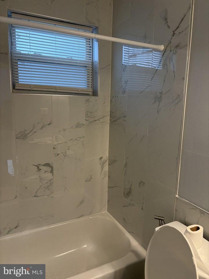 2801 Iverson St #123 - Photo 5 of 7