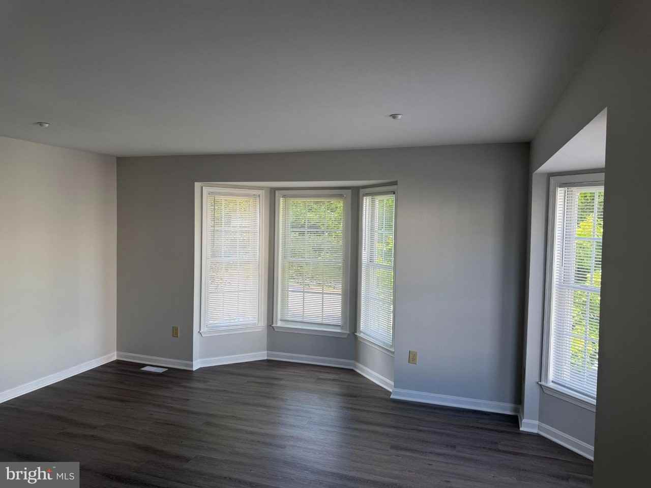 901 Mercer Dr - Photo 5 of 36