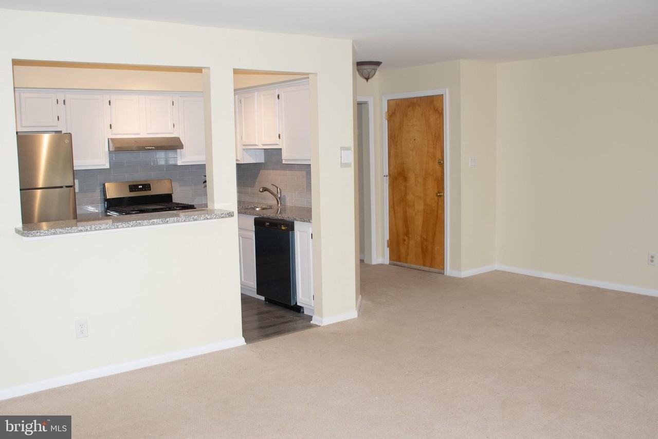 107 Delamere Dr #5 - Photo 6 of 14