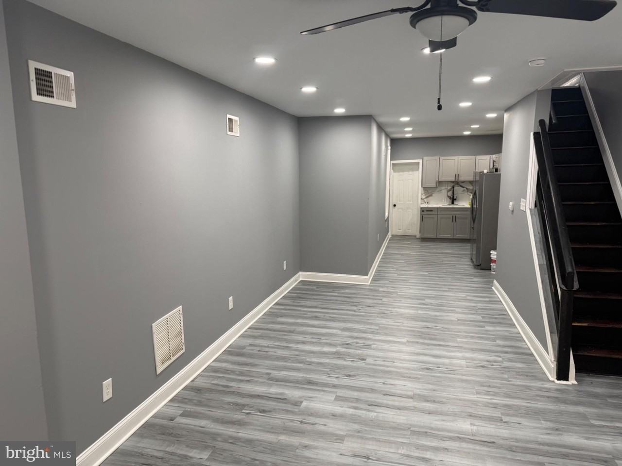 426 E 10th St - Photo 5 of 45