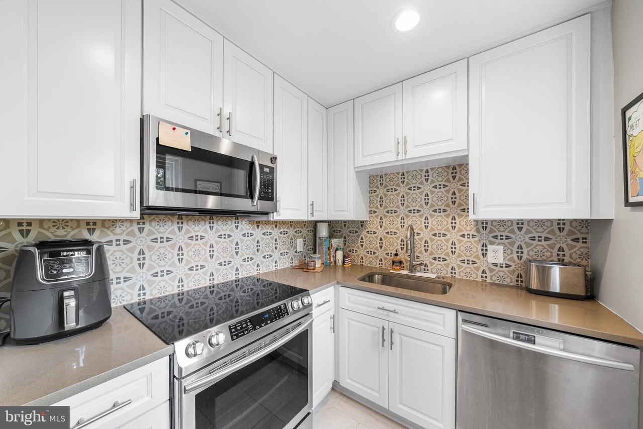 4520 36th St S #B2 - Photo 4 of 24
