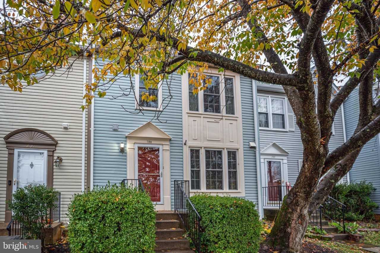 729 Acorn Ct - Photo 2 of 35