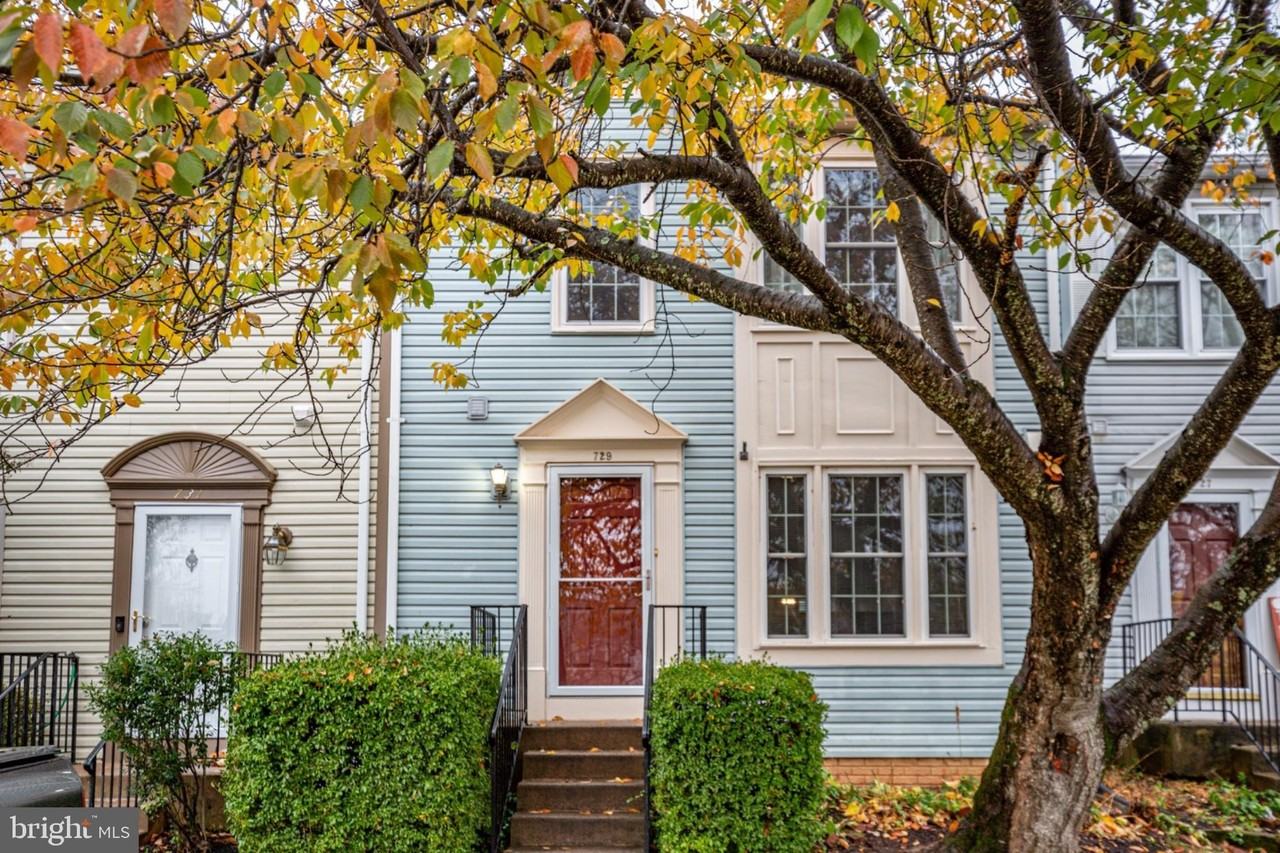 729 Acorn Ct - Photo 3 of 35