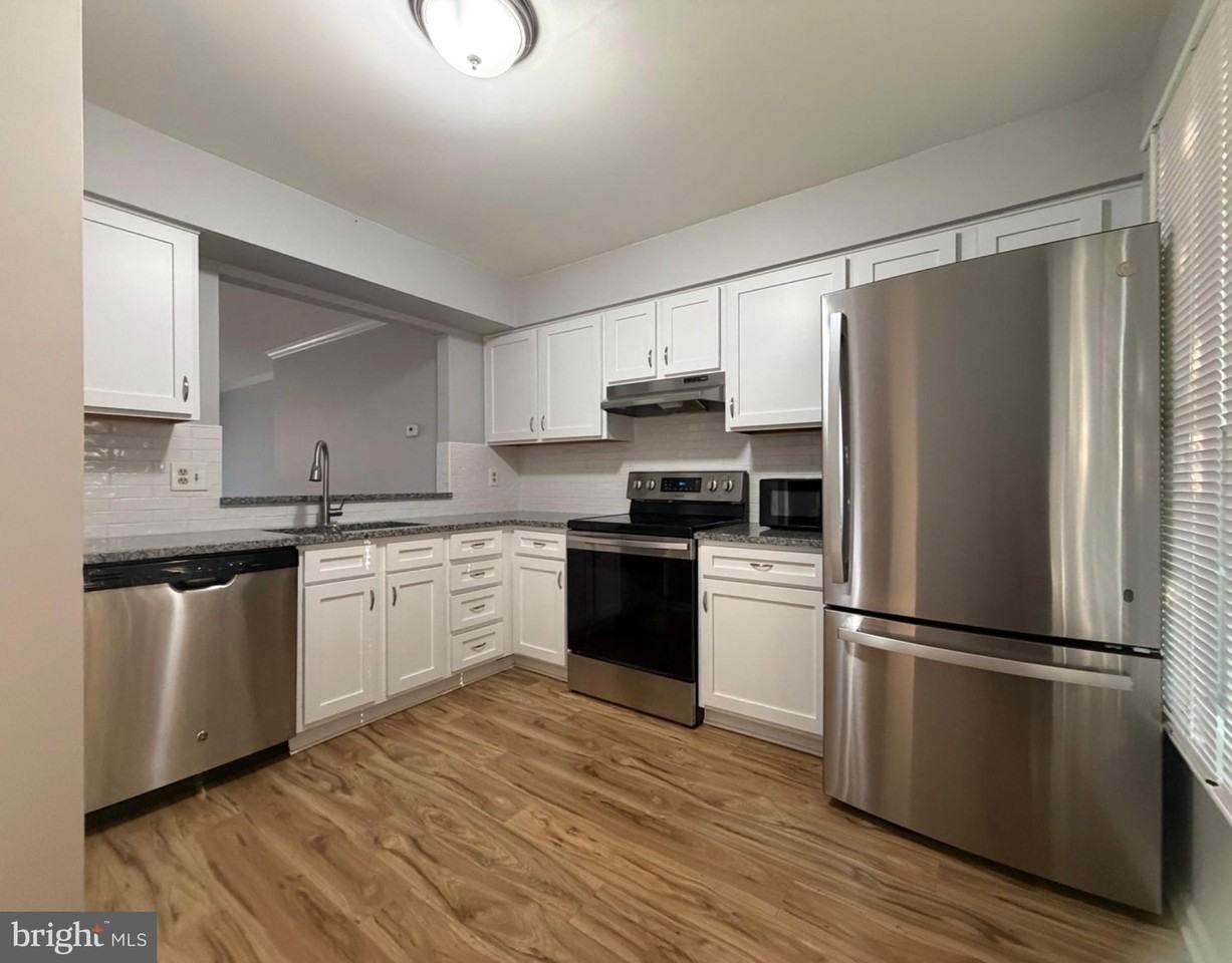 729 Acorn Ct - Photo 4 of 35