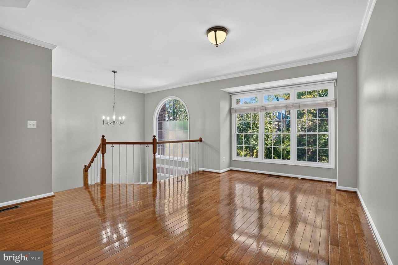 6638 Frost Lake Ln - Photo 4 of 28